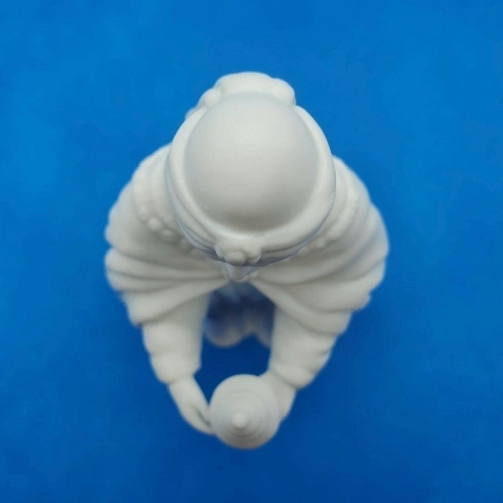 Avon Nativity Collectibles Magi Balthasar Bisque White Porcelain Figurine NIB - Picture 5 of 7